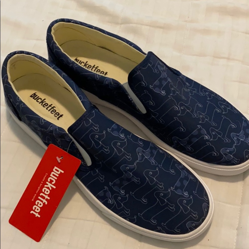 BRAND NEW Bucket Feet Shoes